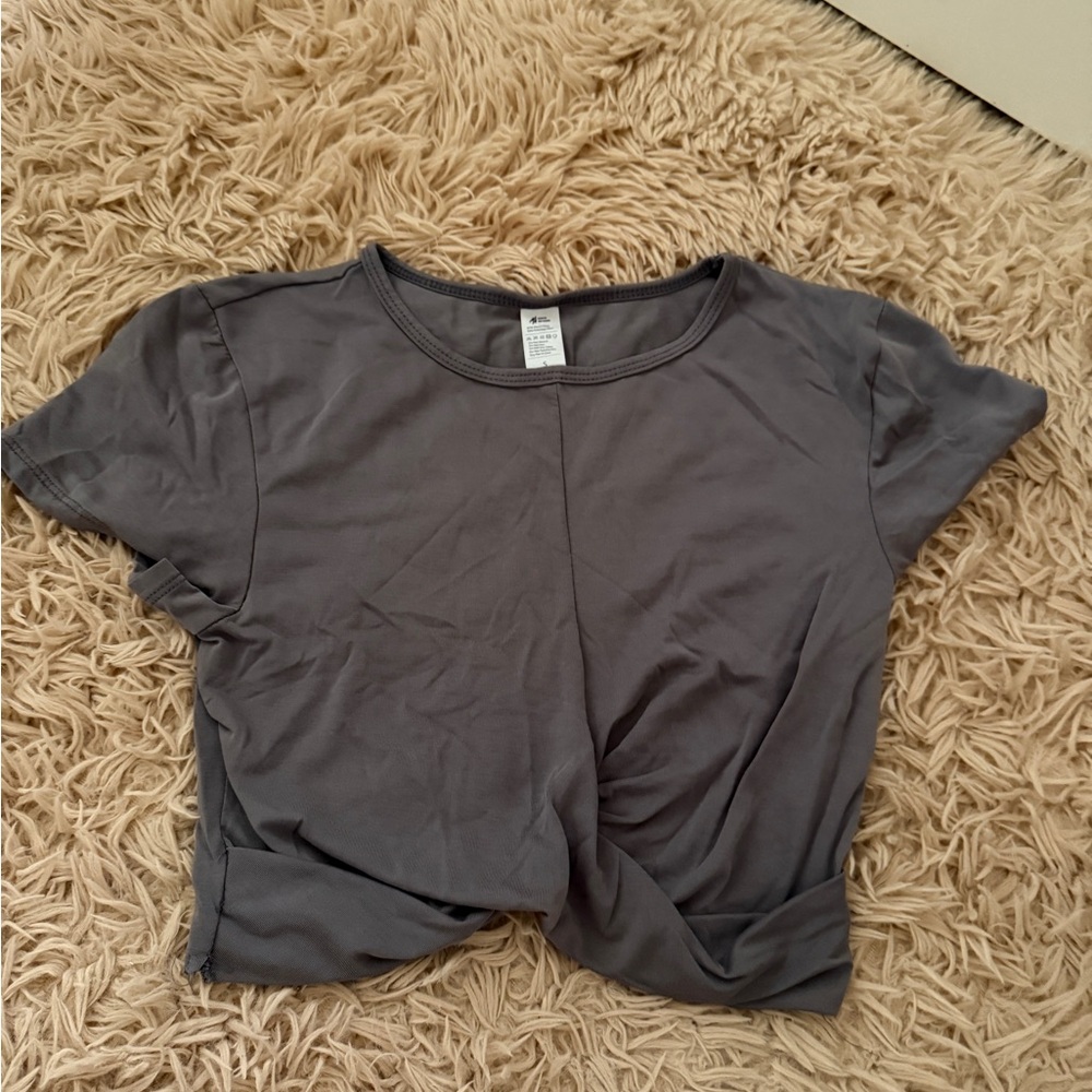 grey workout top